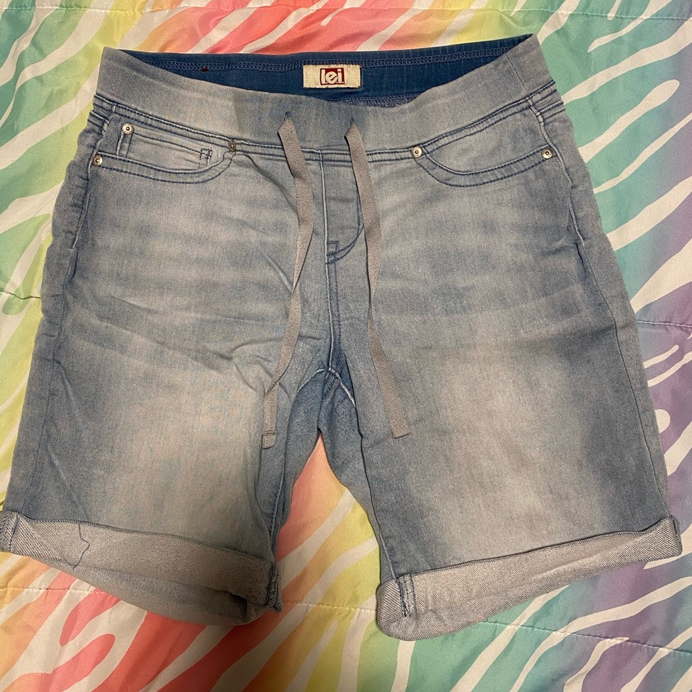 L.E.I blue jean shorts